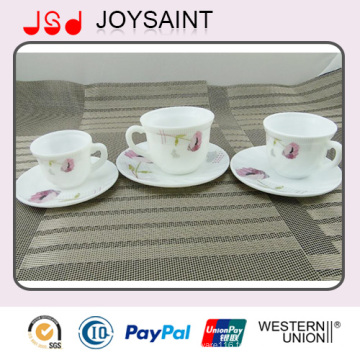 Gobelets et soucoupes en porcelaine de porcelaine